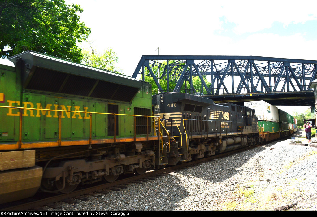 NS 4116 Long hood to front end